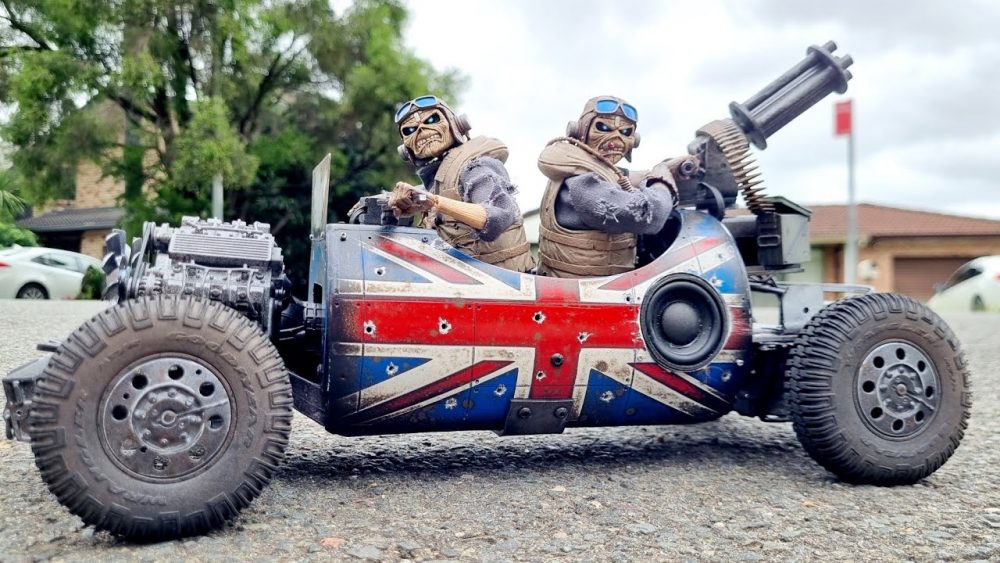 Eddie Twins IRON MAIDEN Tank Racer Street Run!